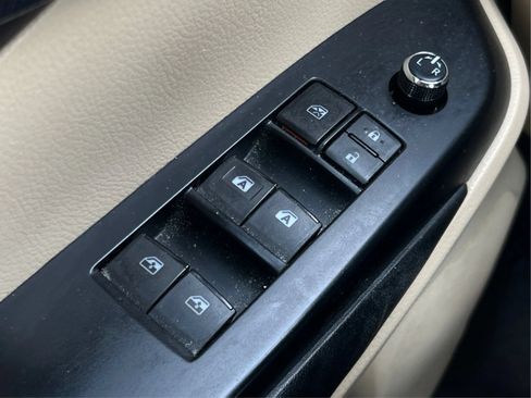 Used 2016 Toyota Highlander XLE AWD/4WD image 44