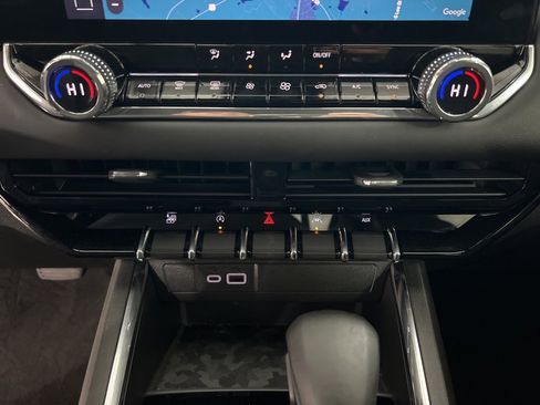 Used 2024 GMC Canyon Elevation w/ Convenience Package image 17