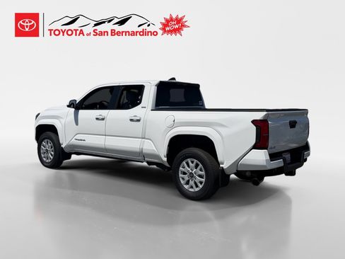 Certified 2025 Toyota Tacoma SR5 AWD/4WD image 3