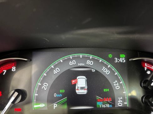 Used 2025 Toyota RAV4 XLE w/ Convenience Package FWD image 18