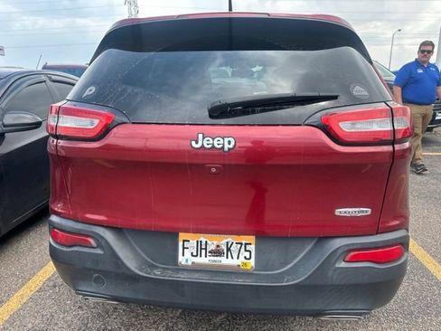 Used 2015 Jeep Cherokee Latitude w/ Cold Weather Group AWD/4WD image 5