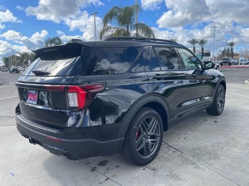 New 2026 Ford Explorer ST-Line w/ ST-Line Street Pack image 5