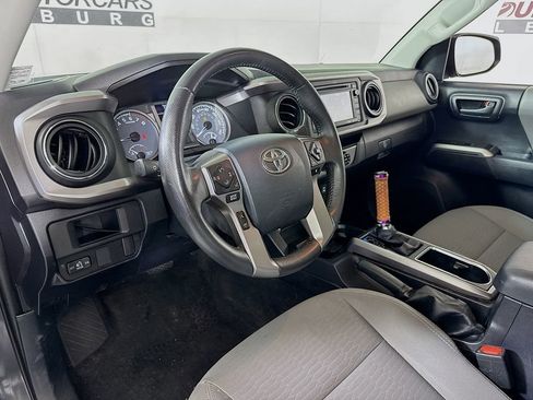 Used 2017 Toyota Tacoma SR5 w/ Tow Package image 9