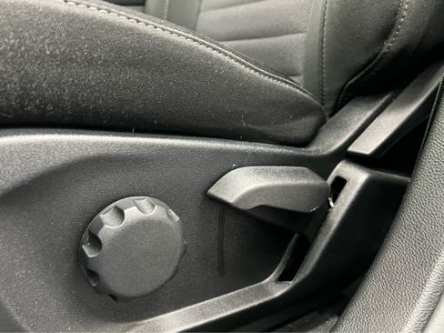 Used 2024 Ford Edge SE w/ Black Appearance Package image 17