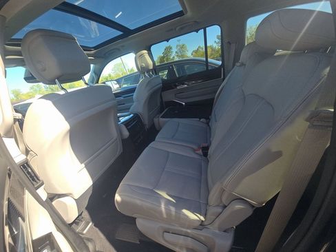 Used 2024 Jeep Wagoneer 4WD w/ Premium Group I image 7