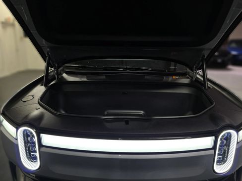 Used 2023 Rivian R1T Adventure AWD/4WD image 16