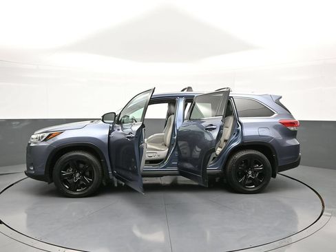 Used 2017 Toyota Highlander Limited Platinum w/ Carpet Mat Package AWD/4WD image 45
