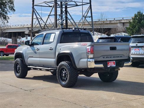 Used 2020 Toyota Tacoma TRD Off-Road image 4