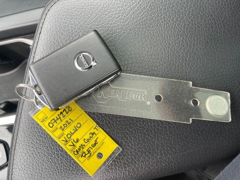 Used 2021 Volvo V60 T5 Cross Country w/ Climate Package image 29