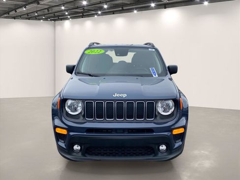Used 2022 Jeep Renegade Latitude w/ Convenience Group AWD/4WD image 2