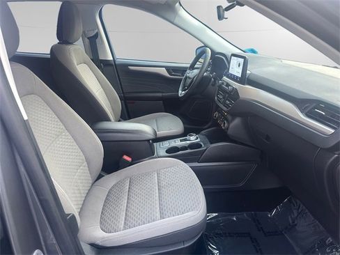 Used 2022 Ford Escape SE w/ Cold Weather Package image 15