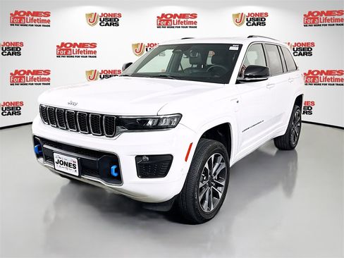 Used 2023 Jeep Grand Cherokee Overland w/ Luxury Tech Group IV image 13