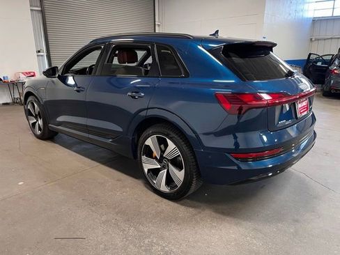 Used 2022 Audi e-tron Premium Plus w/ Premium Plus Package AWD/4WD image 5