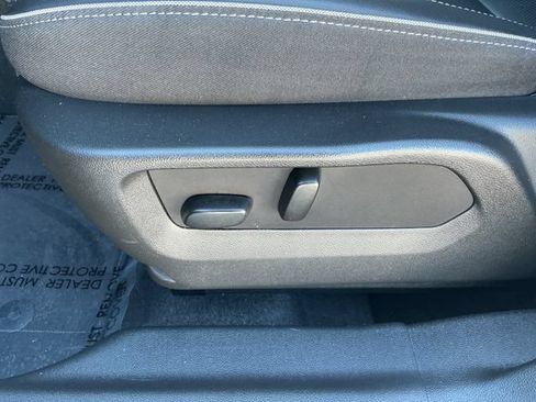Used 2023 Buick Envision Essence AWD/4WD image 27