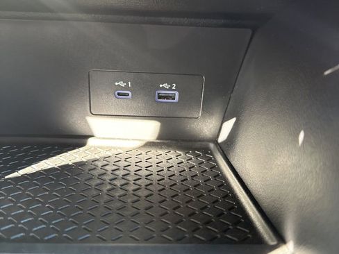 Used 2024 Nissan Pathfinder S image 33