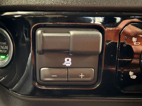 Used 2024 GMC Sierra 1500 SLE w/ Preferred Package image 40