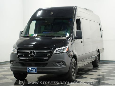 Used 2022 Mercedes-Benz Sprinter 2500 image 5