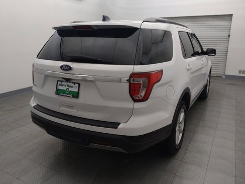 Used 2019 Ford Explorer XLT image 7