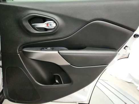 Used 2020 Jeep Cherokee Latitude image 25