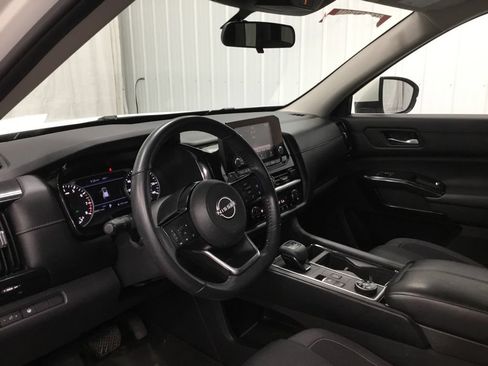 Used 2022 Nissan Pathfinder SV AWD/4WD image 11