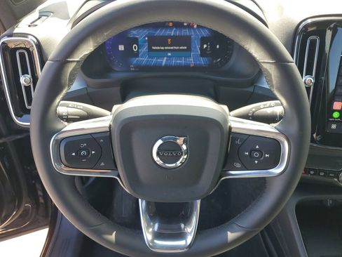 Used 2024 Volvo XC40 B5 Core AWD/4WD image 24