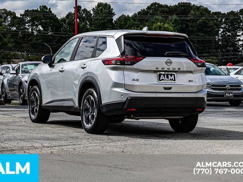 Used 2024 Nissan Rogue SV FWD image 7