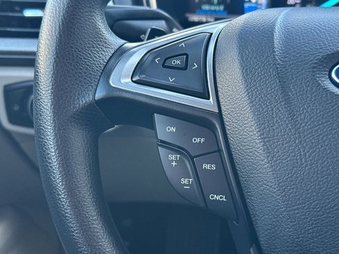 Used 2017 Ford Fusion SE w/ Fusion SE Technology Package image 26