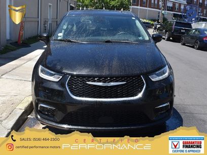 Used 2024 Chrysler Pacifica Touring-L