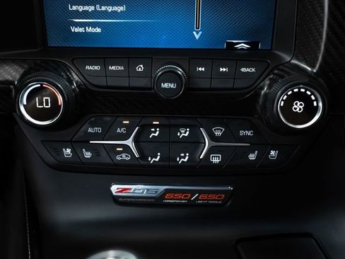 Used 2015 Chevrolet Corvette Z06 w/ 3LZ Preferred Equipment Group image 30