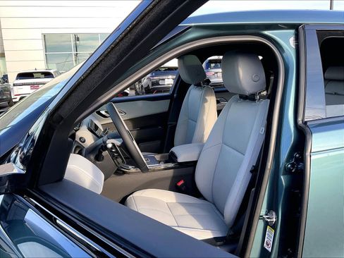 New 2026 Land Rover Range Rover Velar Dynamic SE image 11