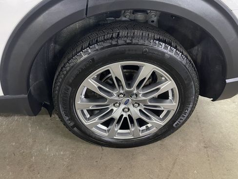 Certified 2025 Ford Explorer Active w/ Active Comfort Package AWD/4WD image 12