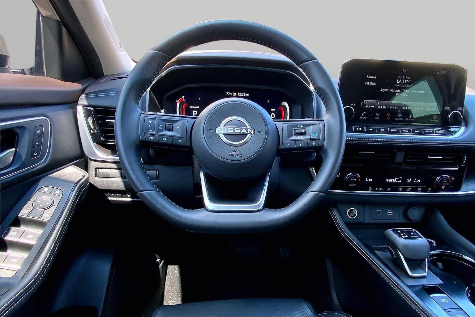 Used 2023 Nissan Rogue Platinum FWD image 6
