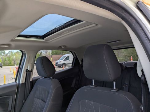 Certified 2021 Ford EcoSport SE image 26