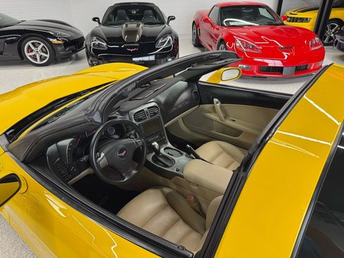 Used 2007 Chevrolet Corvette Coupe w/ Preferred Equipment Group RWD image 47
