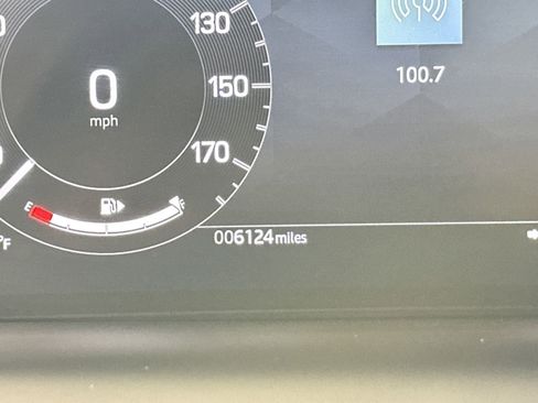 Used 2024 Land Rover Discovery Sport S image 18