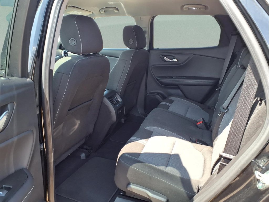 Used 2025 Chevrolet Blazer LT FWD image 19