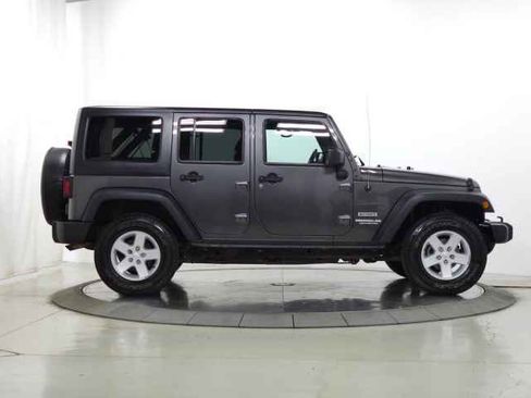 Used 2017 Jeep Wrangler Unlimited Sport w/ Quick Order Package 24S AWD/4WD image 10