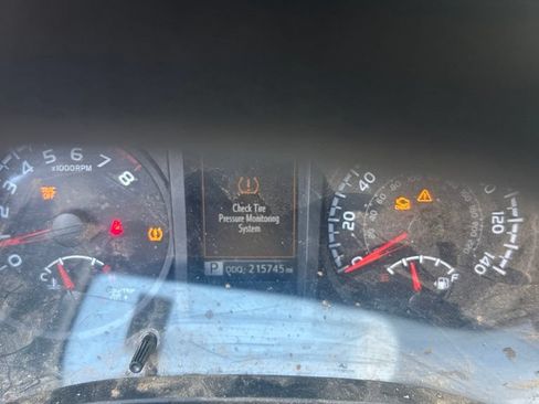 Used 2018 Toyota Tacoma SR RWD image 14
