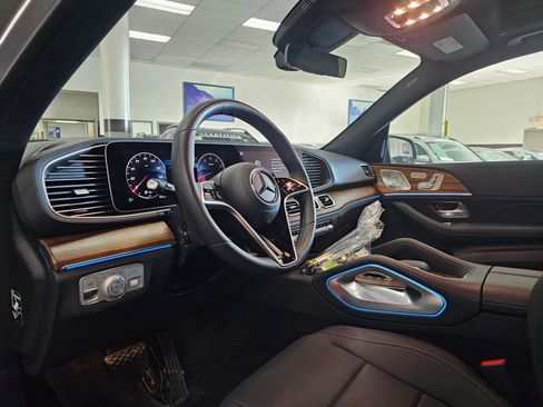 Used 2025 Mercedes-Benz GLE 450 4MATIC image 5