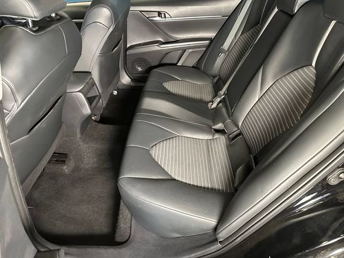 Used 2021 Toyota Camry SE FWD image 21