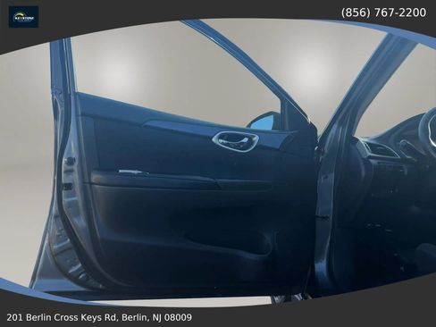 Used 2019 Nissan Sentra SR FWD image 8