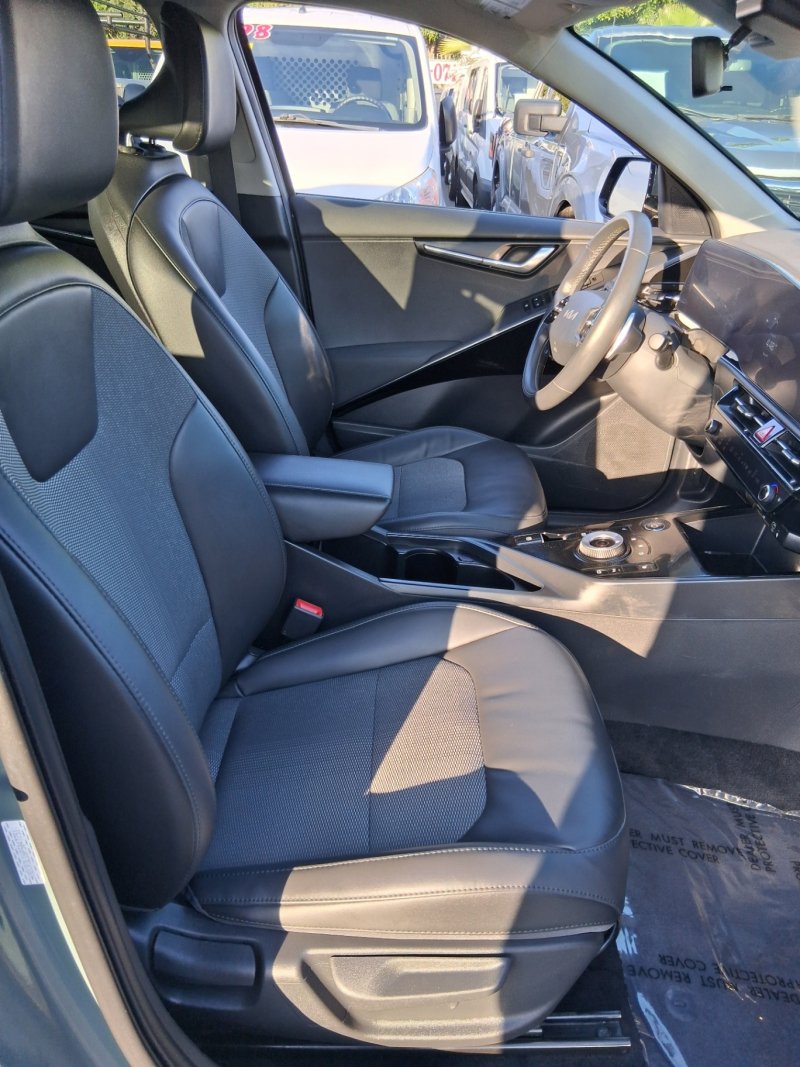 Used 2023 Kia Niro Wind w/ Wind Preserve Package FWD image 9