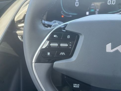 New 2026 Kia Niro EX FWD image 22