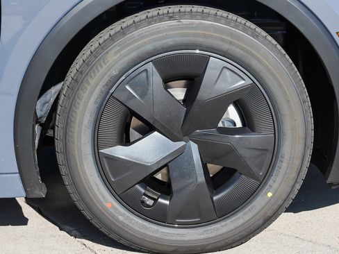 New 2026 Toyota Prius LE image 10