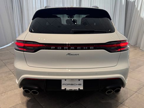 Certified 2025 Porsche Macan image 10