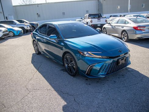 Used 2025 Toyota Camry XSE image 6