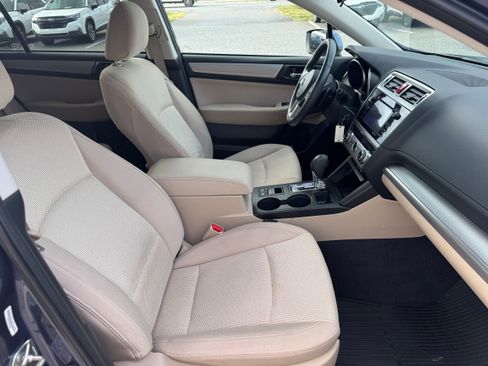Used 2017 Subaru Outback 2.5i Premium AWD/4WD image 12