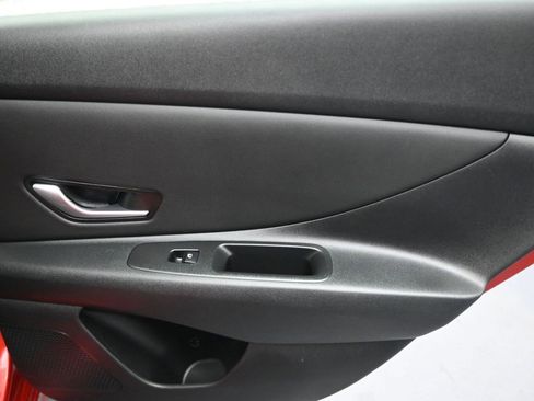 Used 2022 Hyundai Elantra Limited image 26