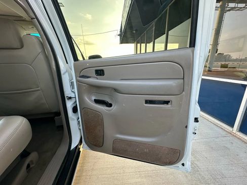 Used 2005 Chevrolet Avalanche Z66 w/ Sun And Sound Package image 28