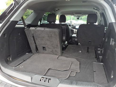 Certified 2023 Ford Explorer XLT w/ Equipment Group 202A AWD/4WD image 29